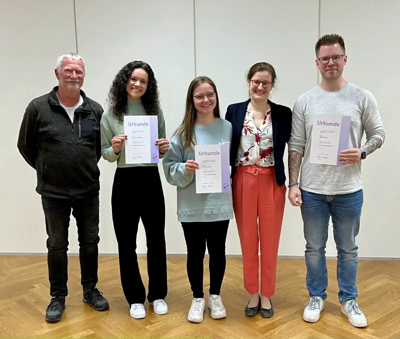 Ehrungen der Anwesenden