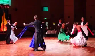 Unsere Standard-/Lateintänzerinnen und -tänzer bei der Silvestergala der SZBZ